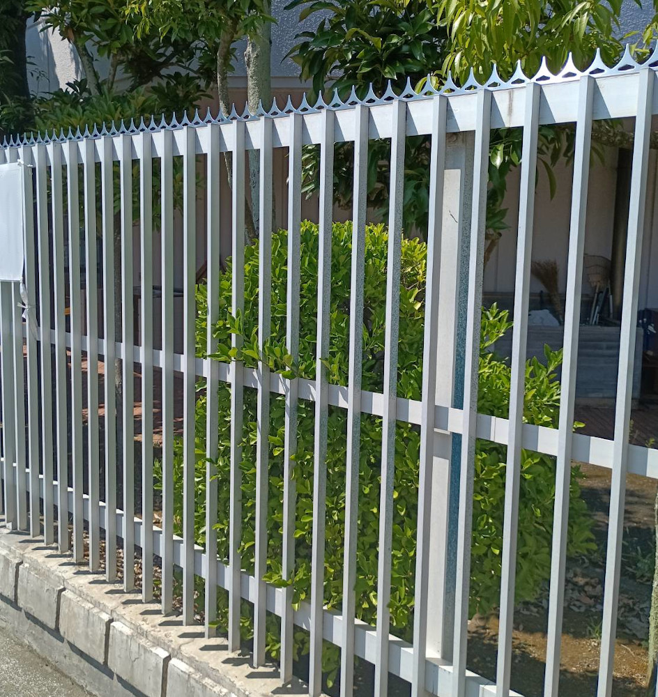 学校 防犯(忍び返し)